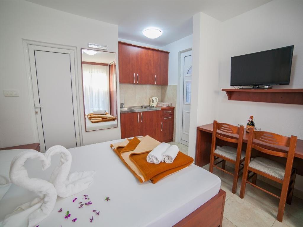 Guest House 4M Petrovac Szoba fotó