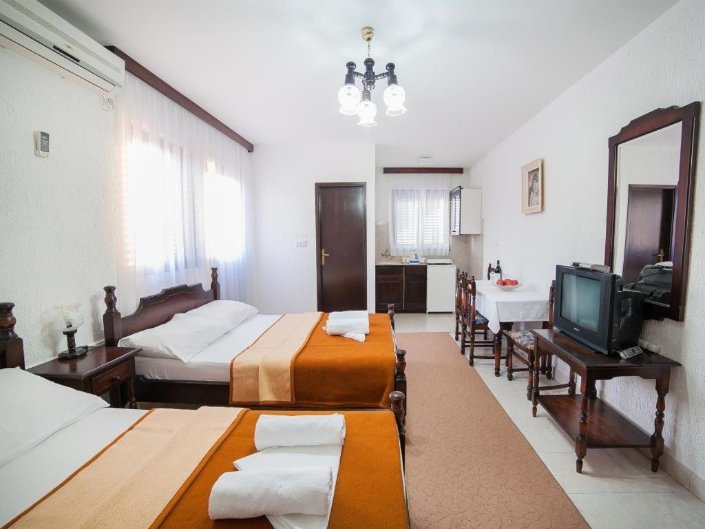 Guest House 4M Petrovac Szoba fotó
