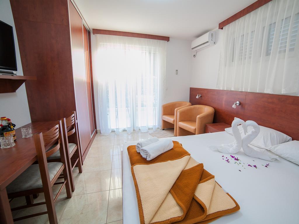 Guest House 4M Petrovac Szoba fotó