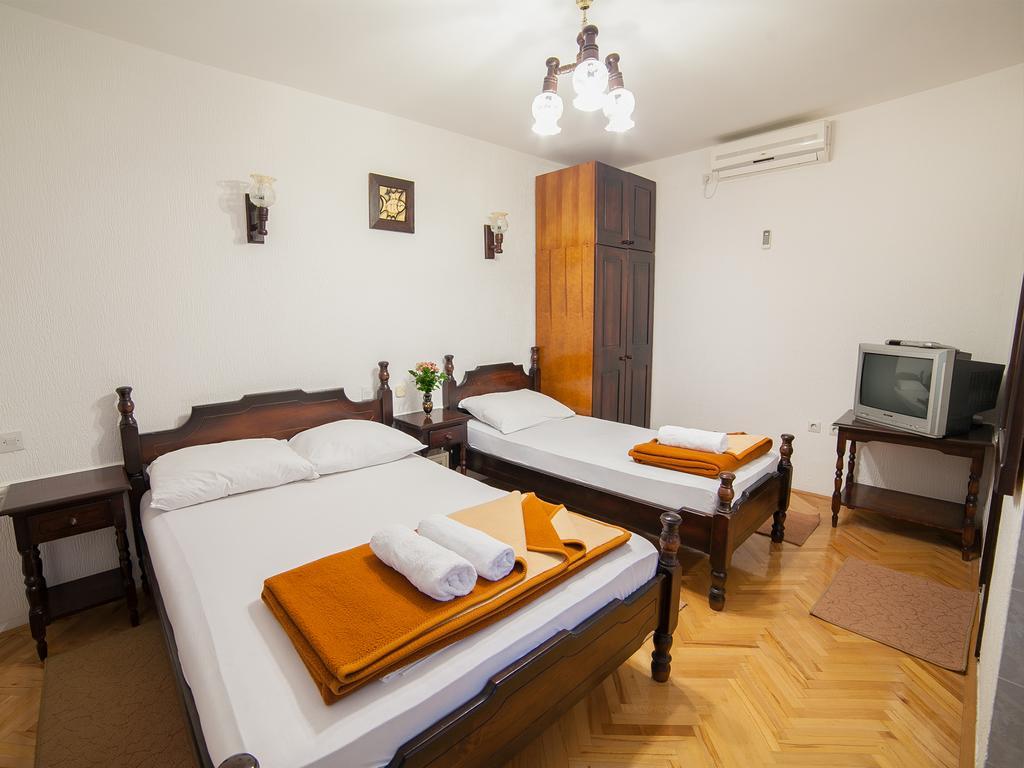 Guest House 4M Petrovac Szoba fotó