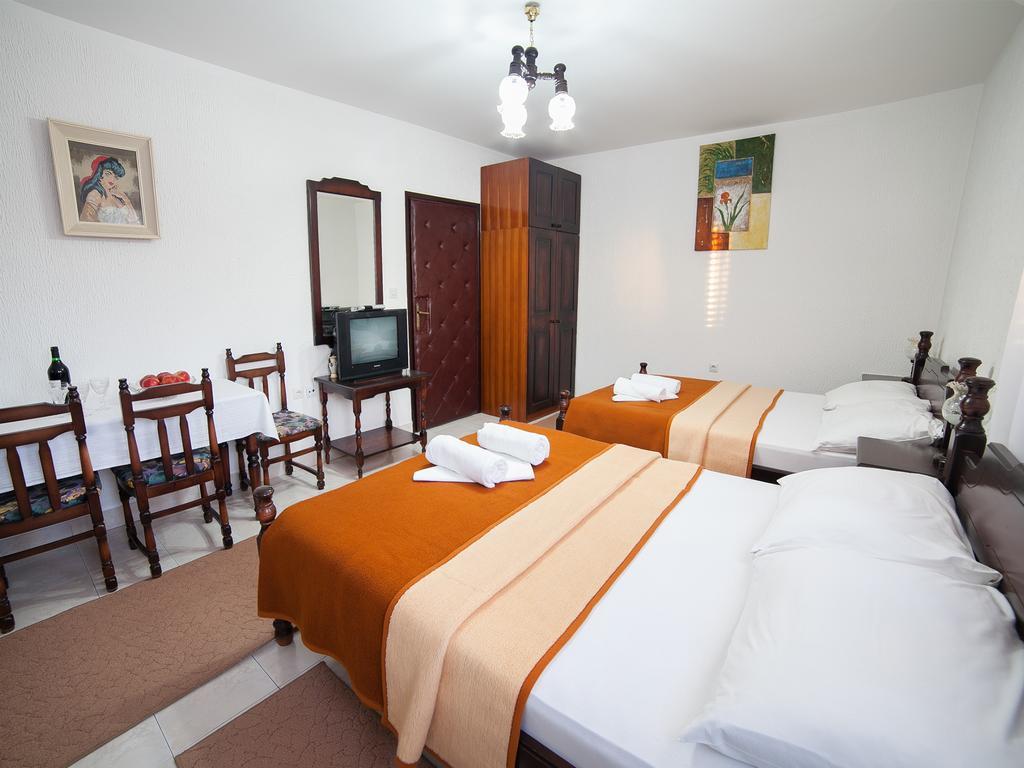 Guest House 4M Petrovac Szoba fotó