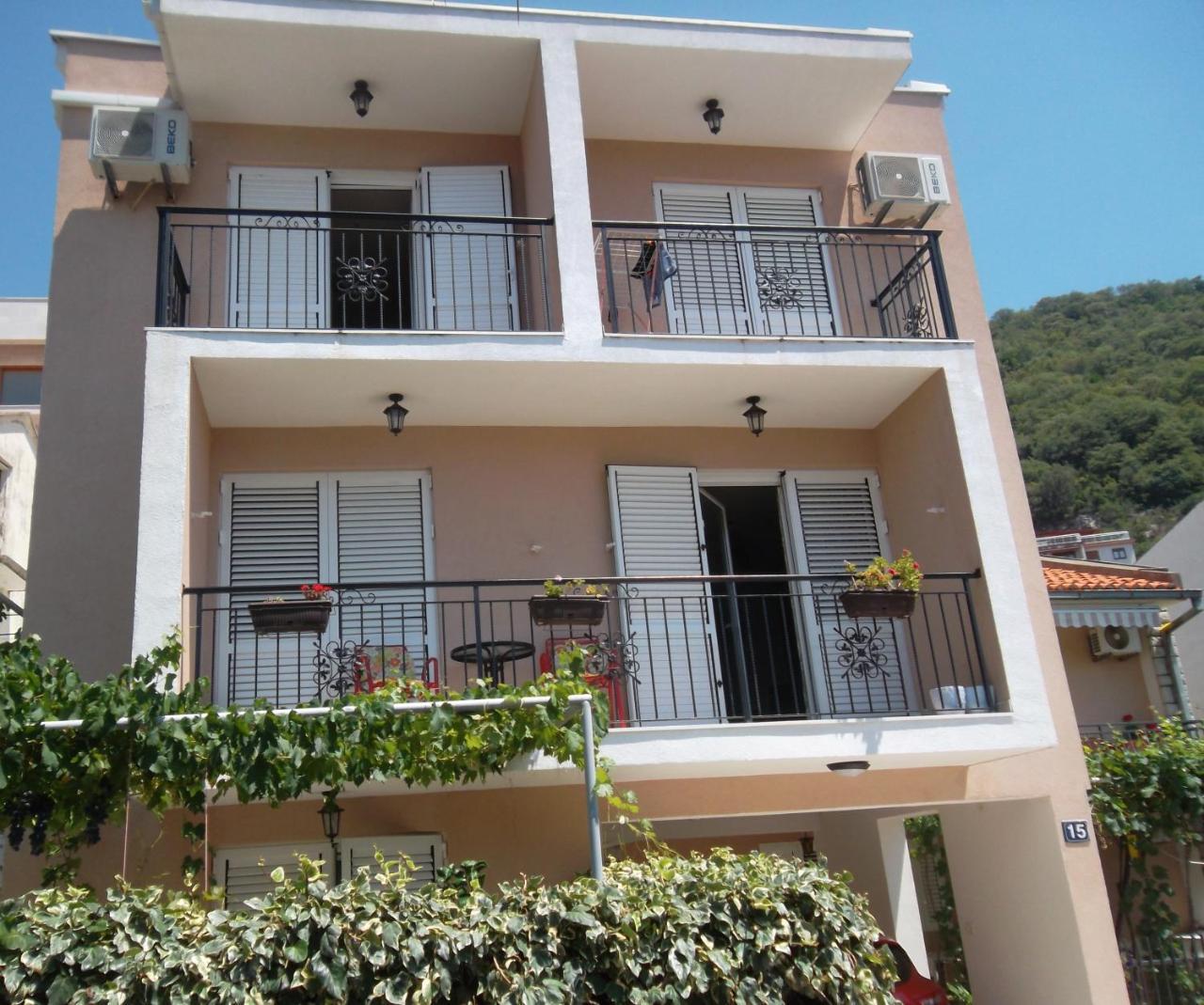 Guest House 4M Petrovac Kültér fotó